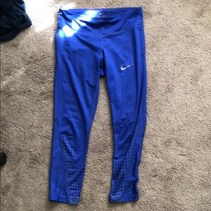 Nike leggings (capris) SIZE SMALL
